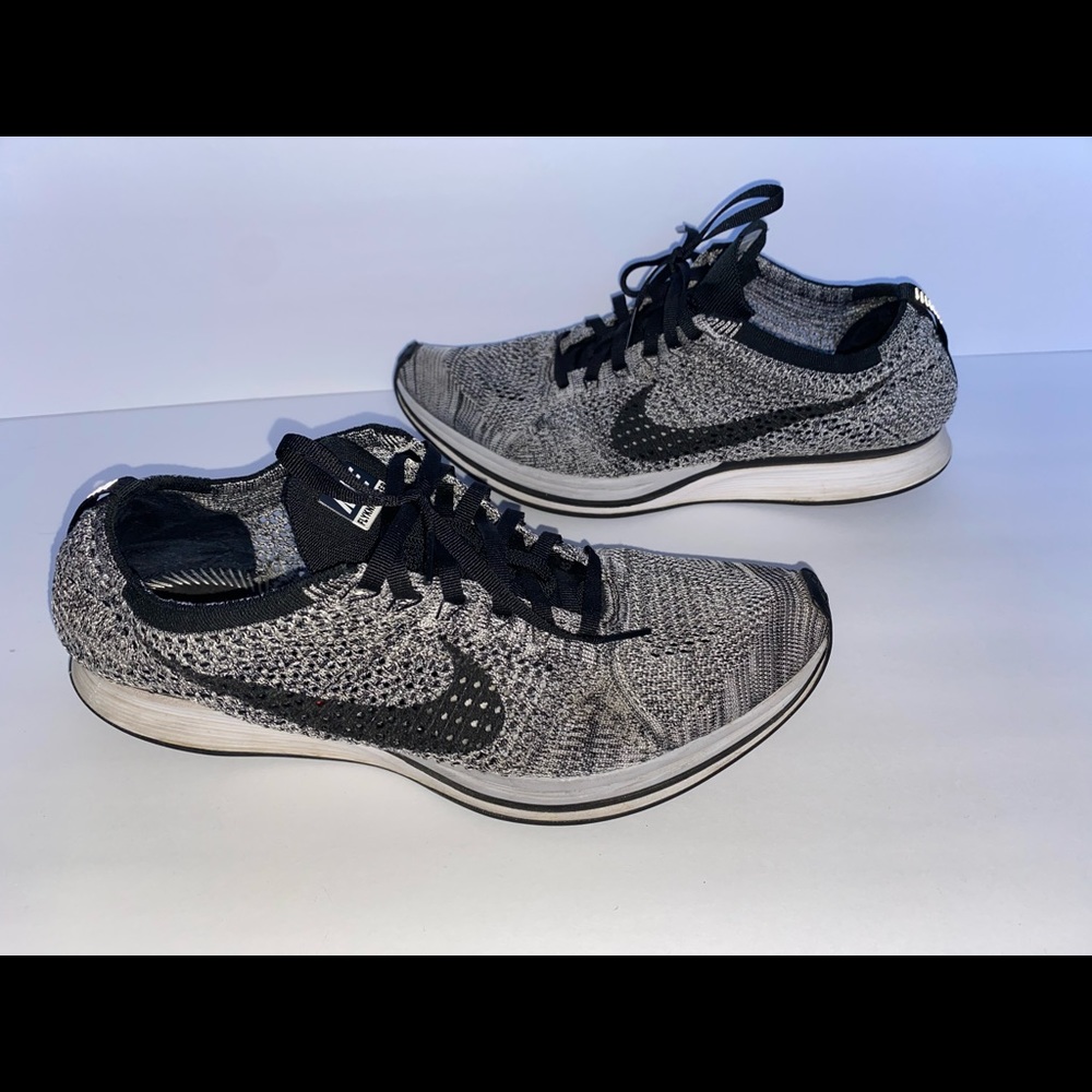 Nike black/white fly knit runner Men’s 11